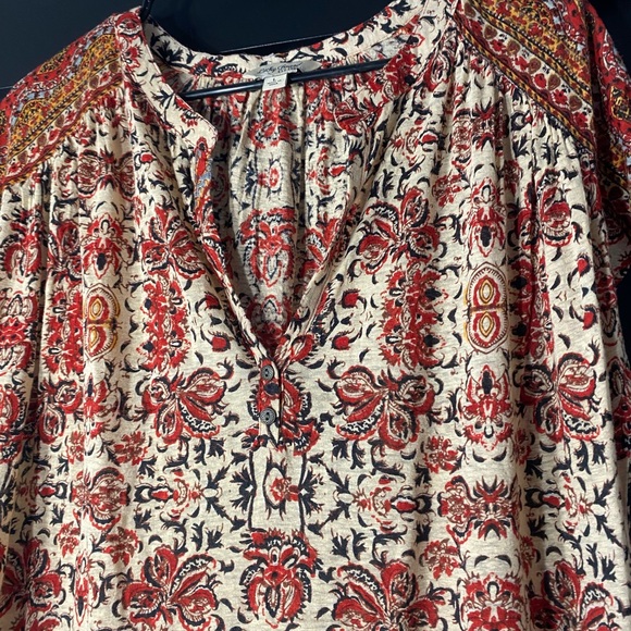 4/$16 Lucky Brand Top - Picture 2 of 4